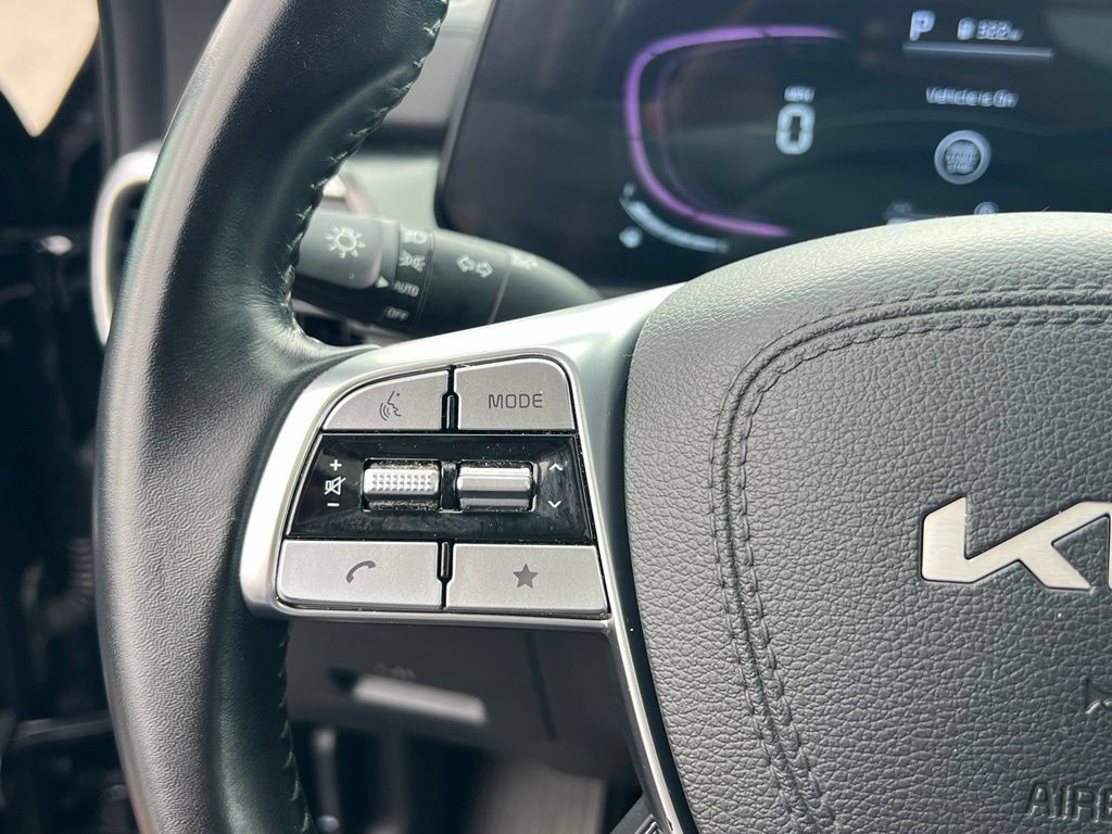 Certified 2025 Kia Telluride S FWD image 21