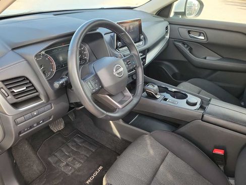 Used 2025 Nissan Rogue SV AWD/4WD image 10
