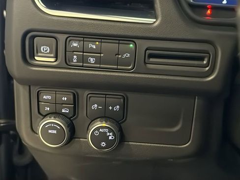 Used 2022 Chevrolet Tahoe RST w/ Luxury Package image 35