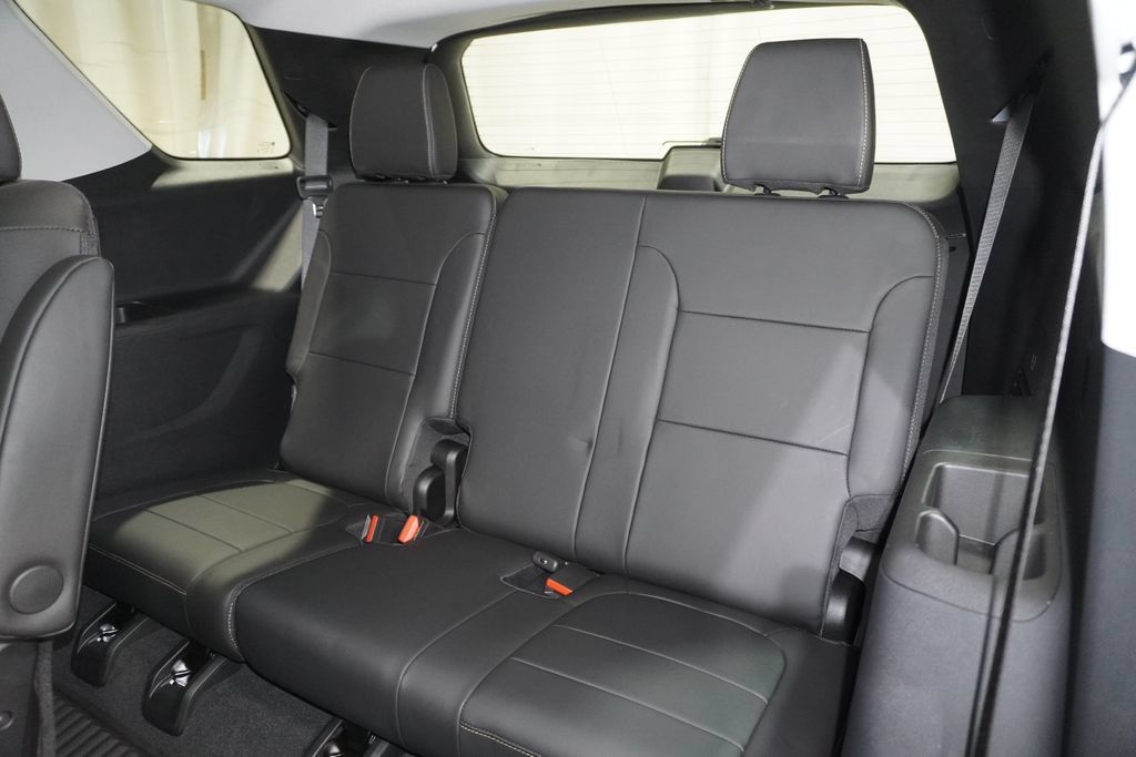 Used 2020 Chevrolet Traverse RS FWD image 19