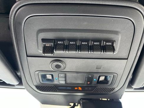 Used 2023 Ford Bronco Wildtrak image 27