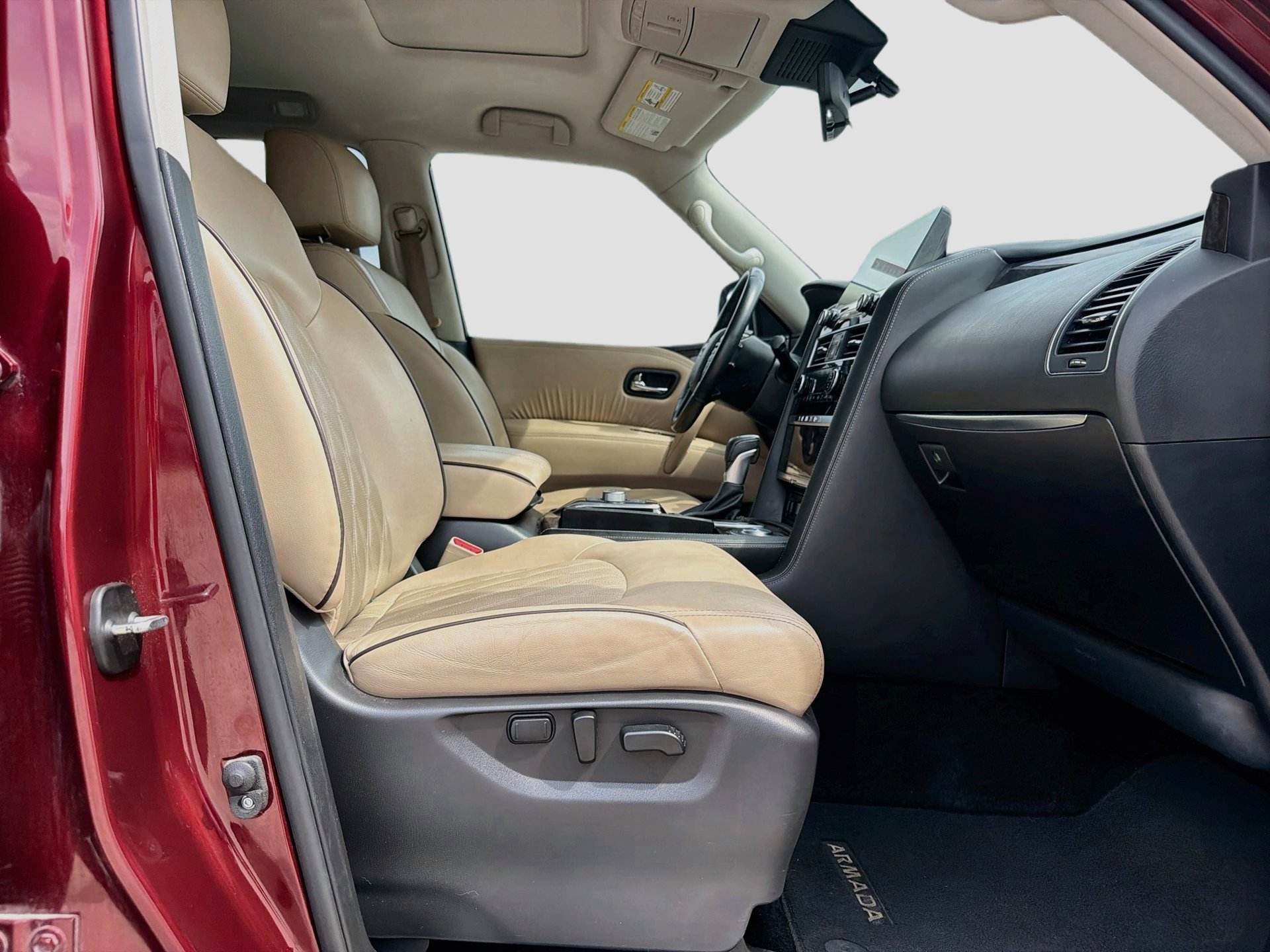 Used 2023 Nissan Armada Platinum w/ Captain's Chairs Package RWD image 31