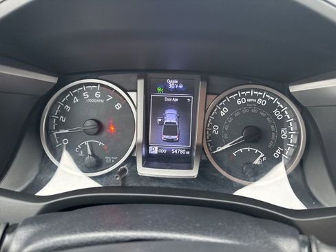 Certified 2019 Toyota Tacoma SR5 image 26