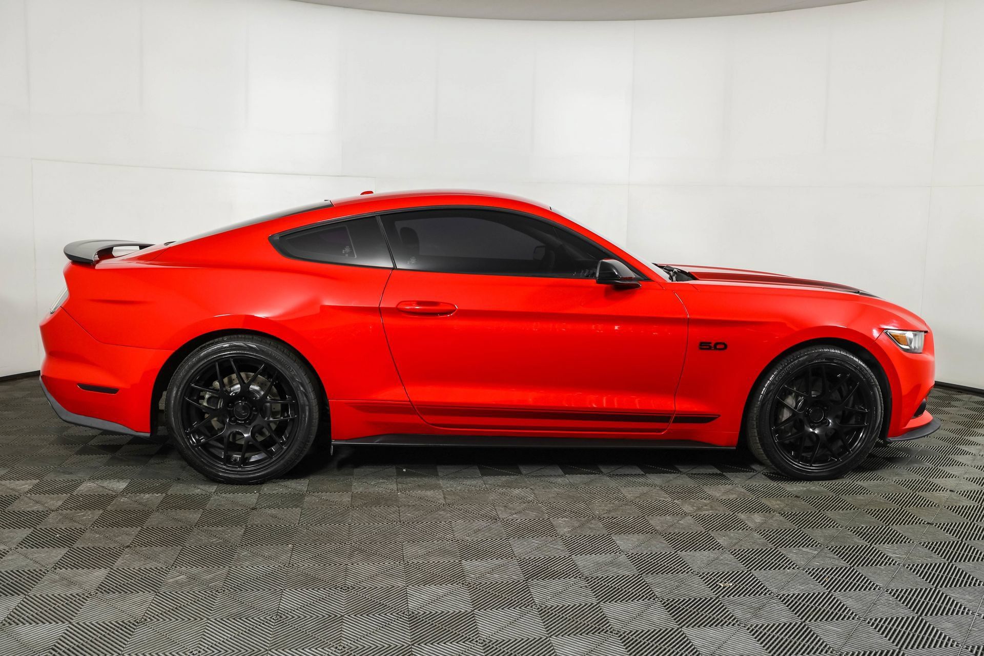 Used 2017 Ford Mustang GT Premium w/ Enhanced Security Package RWD image 13
