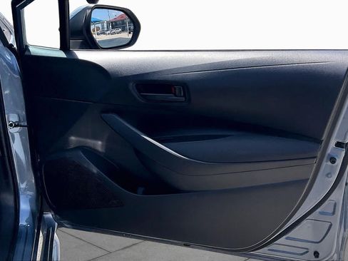 Used 2025 Toyota Corolla LE FWD image 43