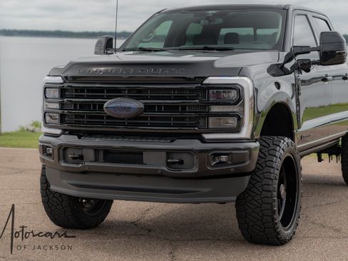 Used 2025 Ford F250 Platinum w/ Platinum Plus Package AWD/4WD image 36