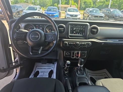 Used 2020 Jeep Wrangler Unlimited Sport AWD/4WD image 11