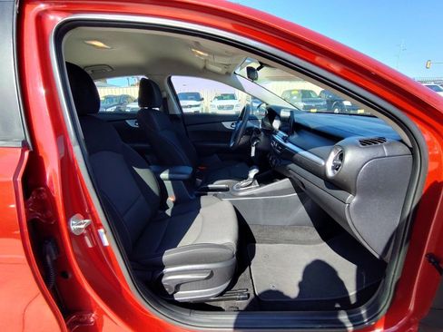 Used 2022 Kia Forte LXS FWD image 39