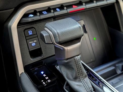 Used 2023 Toyota Tundra Limited image 18