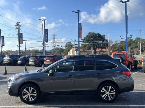 Used 2018 Subaru Outback 2.5i Limited image 6