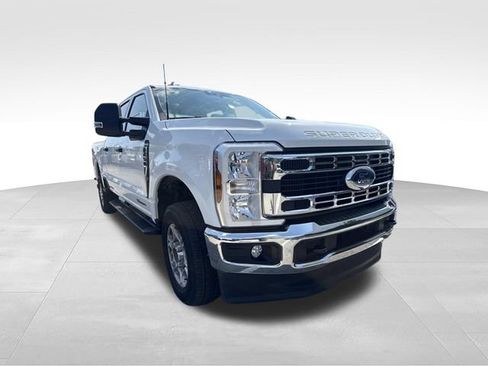 Used 2026 Ford F250 XLT AWD/4WD image 3