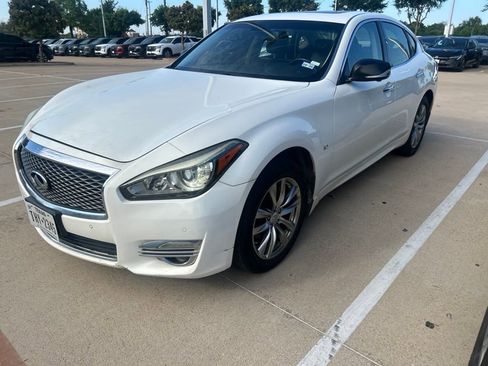 Used 2015 INFINITI Q70 3.7 AWD/4WD image 1