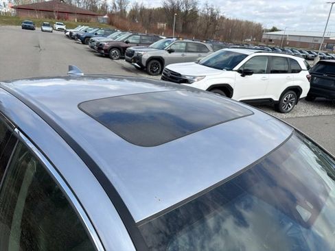 Used 2017 Honda Accord Touring image 9