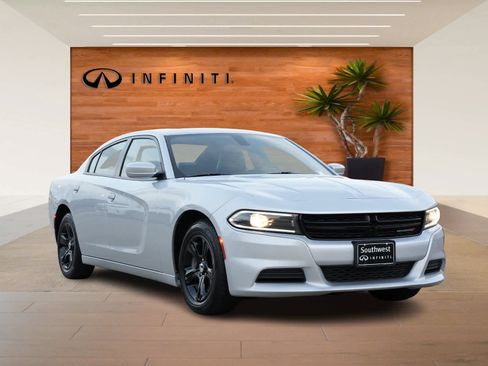 Used 2022 Dodge Charger SXT w/ Leather Interior Group image 3