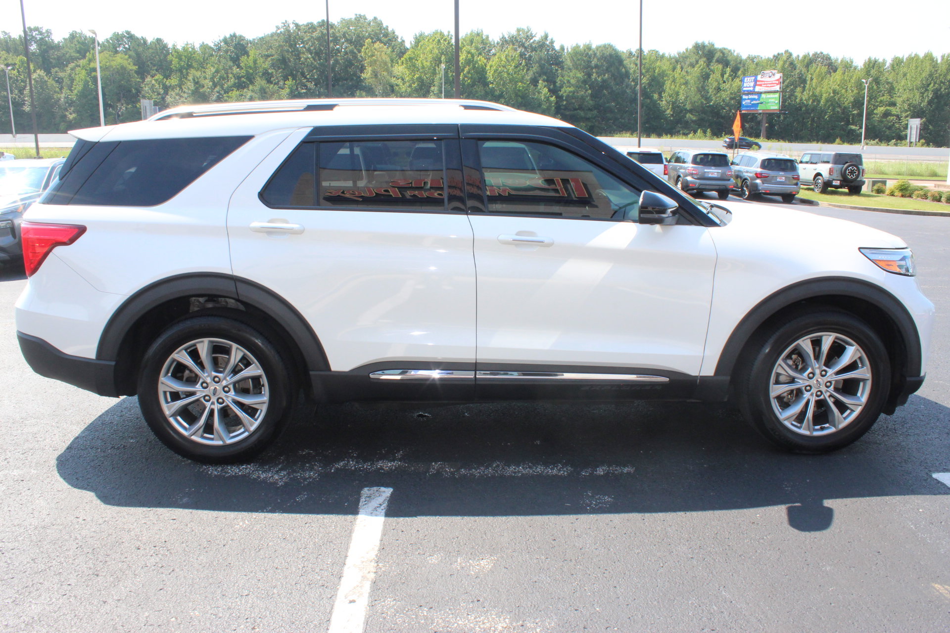 Used 2020 Ford Explorer Limited AWD/4WD image 5