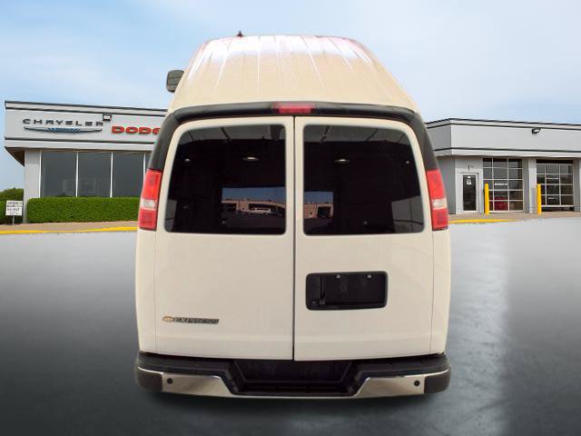 Used 2025 Chevrolet Express 3500 LT w/ LT Preferred Equipment Group RWD image 6