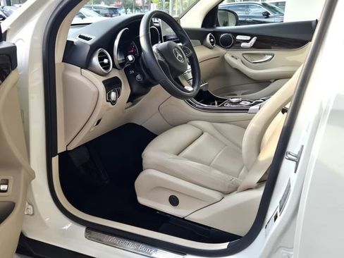 Used 2018 Mercedes-Benz GLC 300 4MATIC image 14