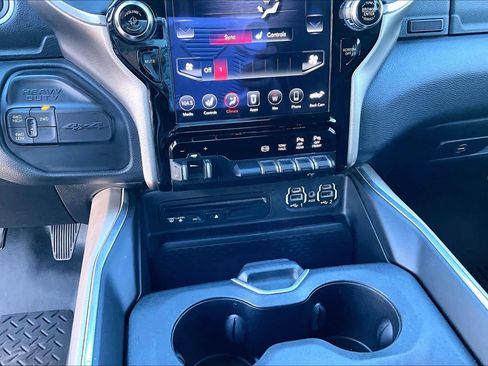 Used 2019 RAM 2500 Laramie AWD/4WD image 32