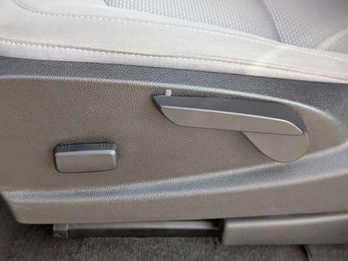 Used 2019 Chevrolet Colorado LT image 24