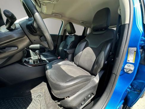 Used 2018 Jeep Compass Latitude w/ Popular Equipment Group AWD/4WD image 26