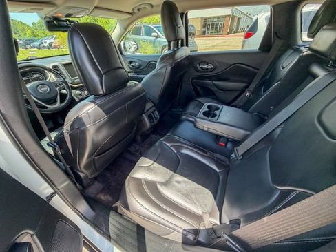 Used 2017 Jeep Cherokee Limited FWD image 11