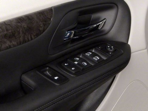 Used 2012 Dodge Grand Caravan Crew image 20