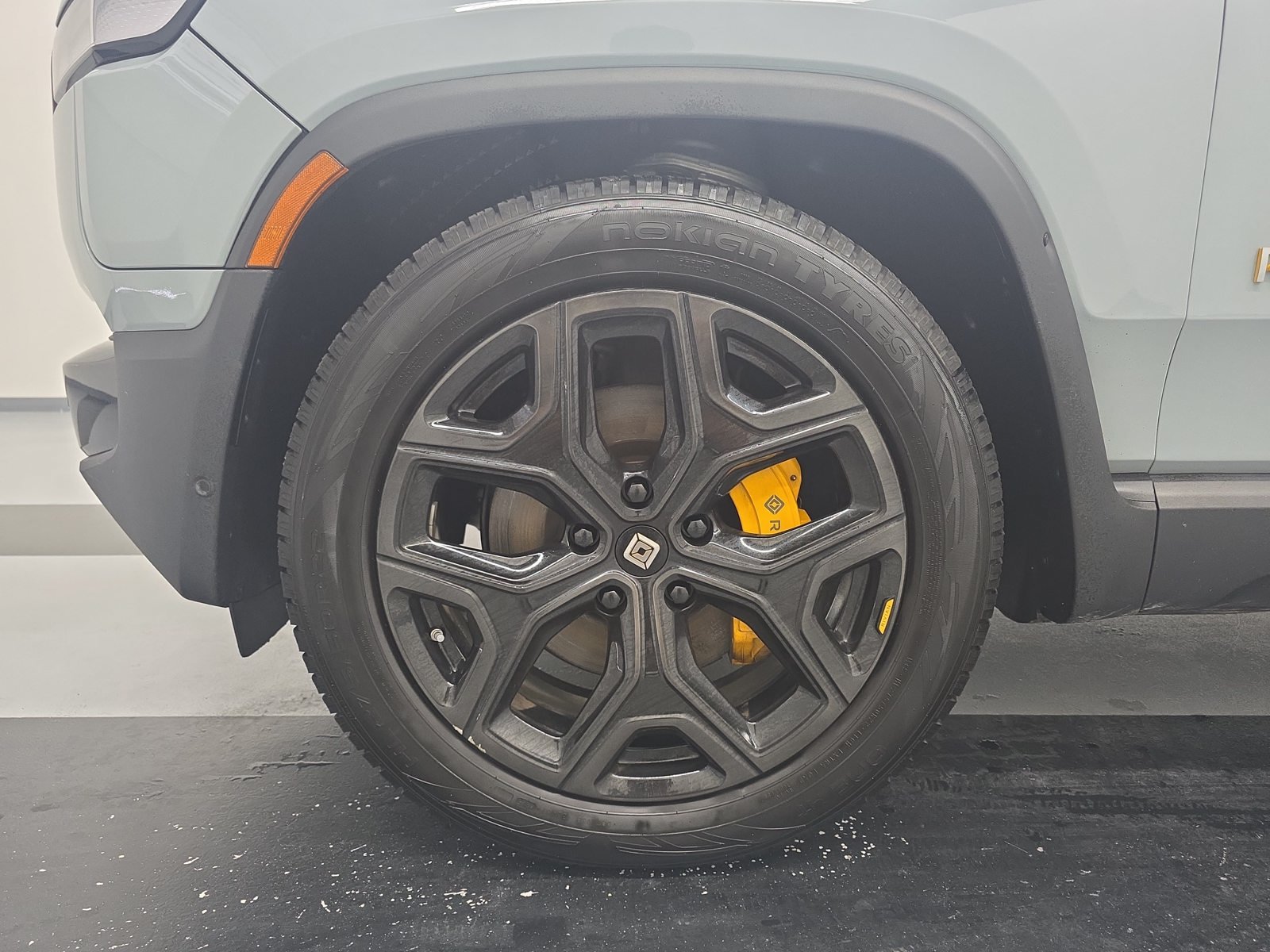 Used 2023 Rivian R1S Adventure Quad AWD/4WD image 9