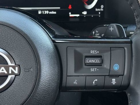 Used 2024 Nissan Pathfinder Platinum w/ Lighting Package (N93) FWD image 15