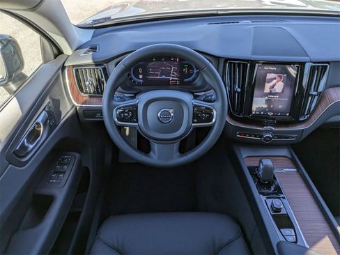 New 2024 Volvo XC60 T8 Plus w/ Protection Package Premier image 18