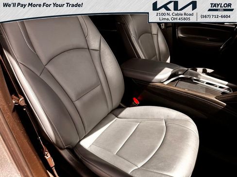 Used 2023 Buick Enclave Essence w/ Sport Touring Edition FWD image 12