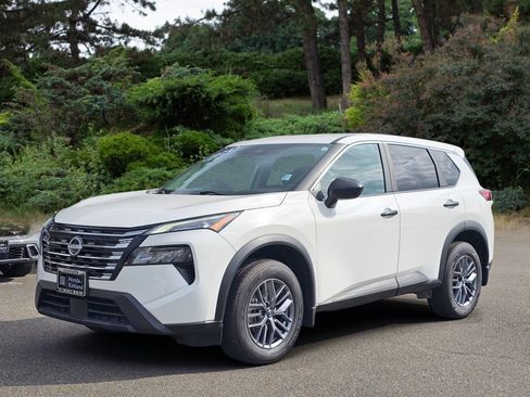 Used 2024 Nissan Rogue S AWD/4WD image 3