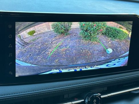 Certified 2023 Nissan Ariya FWD image 23