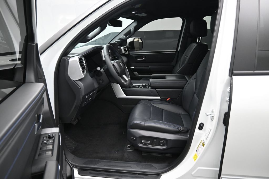 Used 2025 Toyota Sequoia Platinum AWD/4WD image 9