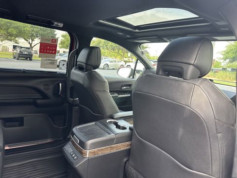 New 2025 Toyota Sienna Platinum image 35