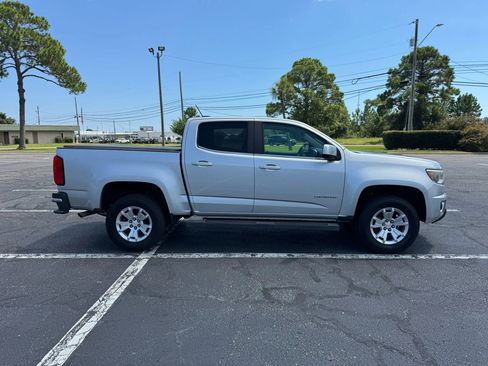 Used 2017 Chevrolet Colorado LT w/ LT Convenience Package image 5