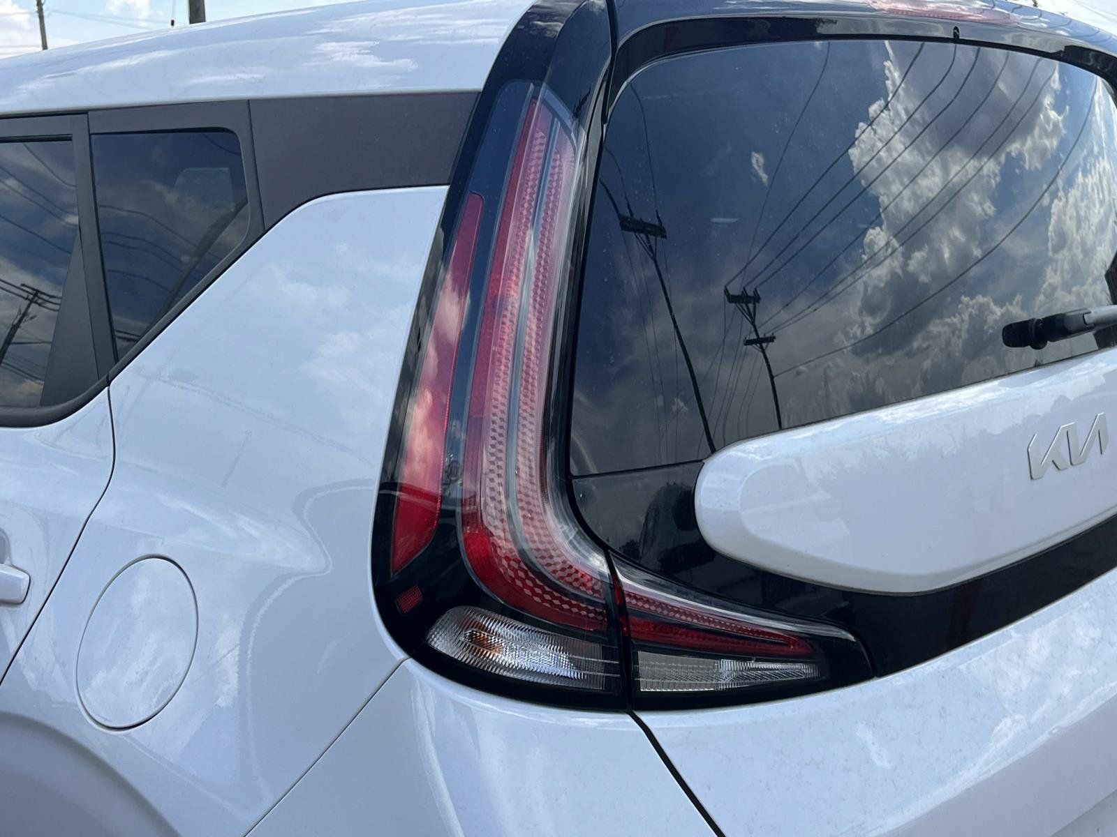 Used 2025 Kia Soul LX FWD image 5