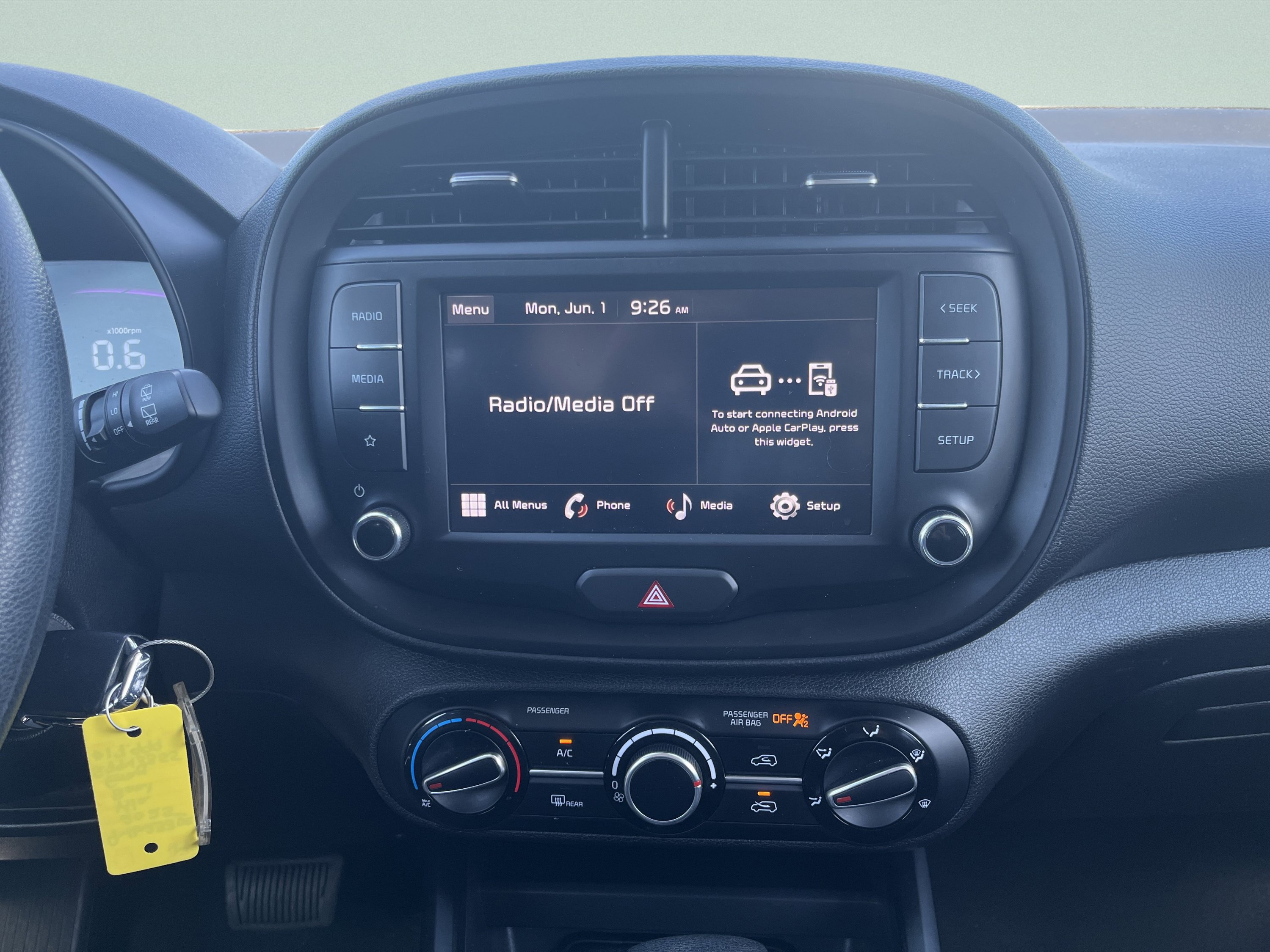 Used 2025 Kia Soul LX w/ LX Technology Package FWD image 26