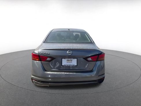 Used 2025 Nissan Altima 2.5 SV FWD image 12