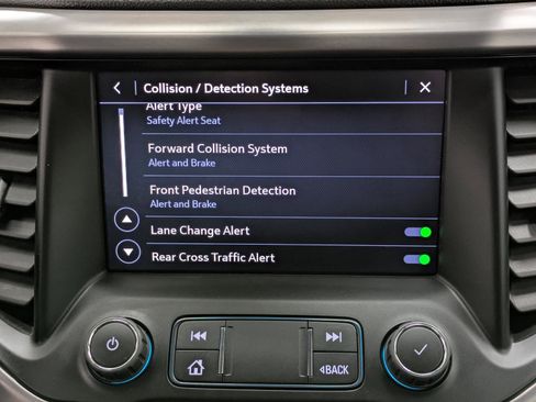 Used 2023 GMC Acadia AT4 w/ Technology Package image 10