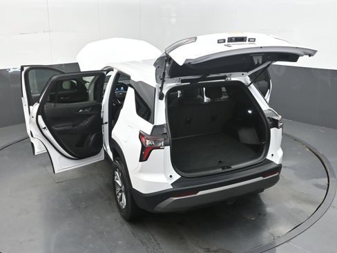 Used 2026 Chevrolet Equinox LT FWD image 44