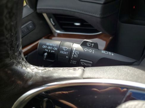 Used 2019 Cadillac Escalade Premium Luxury image 21