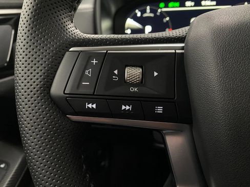 New 2025 Mitsubishi Outlander SE image 15