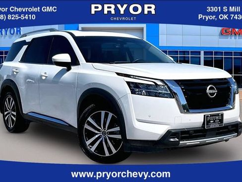 Used 2024 Nissan Pathfinder Platinum w/ Cargo Package AWD/4WD image 1