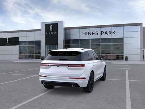 New 2026 Lincoln Corsair Reserve w/ Jet Appearance Package image 8