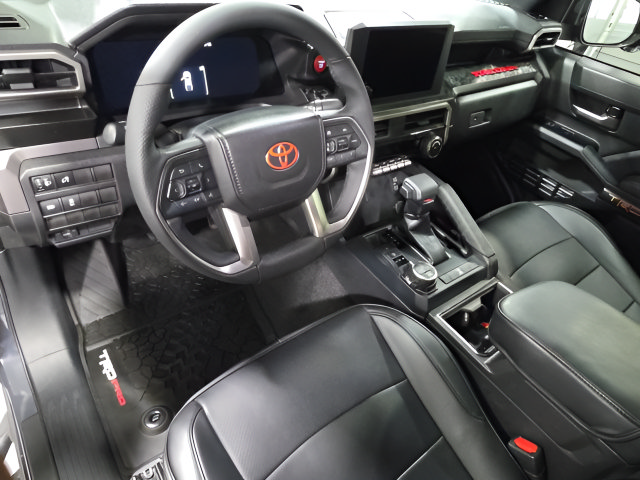 Used 2025 Toyota Tacoma TRD Off-Road AWD/4WD image 12