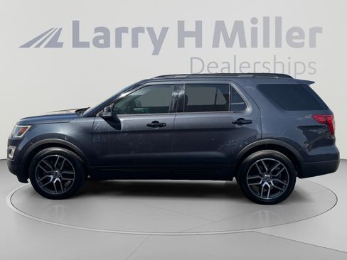 Used 2017 Ford Explorer Sport w/ Equipment Group 401A AWD/4WD image 2