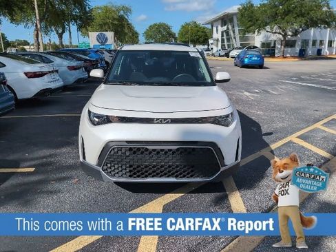 Used 2025 Kia Soul LX w/ LX Technology Package FWD image 2