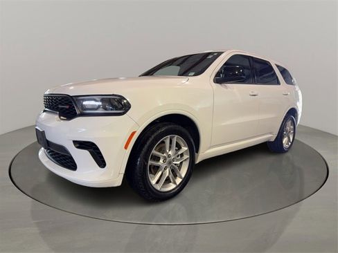 Used 2023 Dodge Durango GT image 3