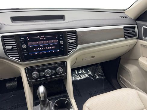 Used 2023 Volkswagen Atlas SE w/ Panoramic Sunroof Package image 57