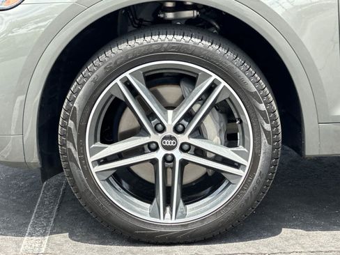 Used 2023 Audi Q5 e Premium Plus w/ Premium Plus Package AWD/4WD image 26